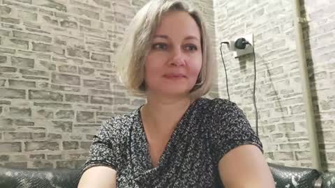 Snapshot of edithmanning chatting on January 16, 12:53 pm edithmanning online show from January 16, 12:53 pm