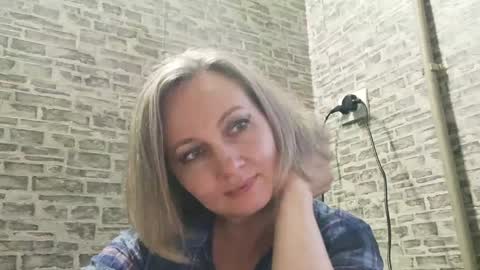 Snapshot of edithmanning chatting on January 21, 1:54 pm edithmanning online show from January 21, 1:54 pm