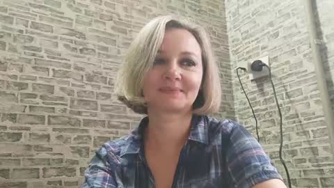 Snapshot of edithmanning chatting on January 22, 6:10 am edithmanning online show from January 22, 6:10 am