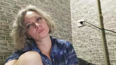 Snapshot of edithmanning chatting on January 25, 2:47 pm edithmanning online show from January 25, 2:47 pm