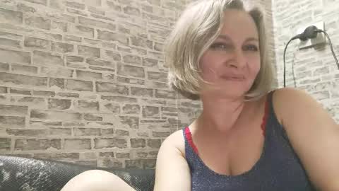 Snapshot of edithmanning chatting on February 14, 4:31 pm edithmanning online show from February 14, 4:31 pm