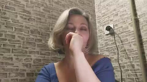 Snapshot of edithmanning chatting on February 17, 5:32 pm edithmanning online show from February 17, 5:32 pm