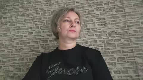 Snapshot of edithmanning chatting on October 31, 7:09 am edithmanning online show from October 31, 7:09 am