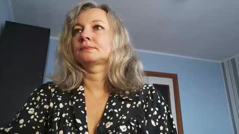 edithmanning online show from February 24, 6:33 am