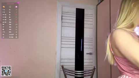 Snapshot of ednadennis chatting on May 27, 3:31 pm Eva online show from May 27, 3:31 pm