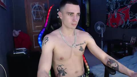 Eduar online show from December 30, 3:02 pm