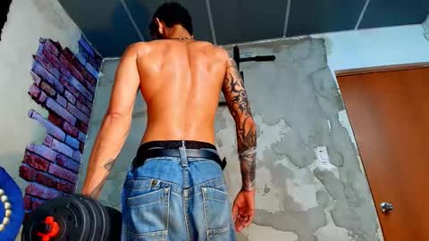 Snapshot of eduardo_salamanca chatting on March 16, 3:27 pm Eduardo Salamanca online show from March 16, 3:27 pm