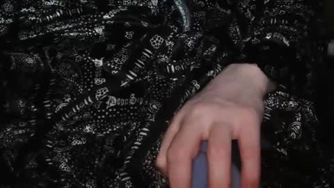 edwardaims_2please online show from December 4, 3:38 am