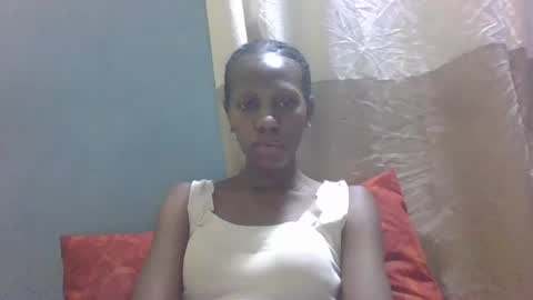 Snapshot of edwige770943 chatting on April 17, 2:36 am edwige770943 online show from April 17, 2:36 am