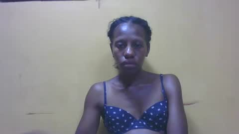 Snapshot of edwige770943 chatting on April 18, 7:58 pm edwige770943 online show from April 18, 7:58 pm