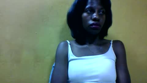 Snapshot of edwige770943 chatting on April 21, 4:12 pm edwige770943 online show from April 21, 4:12 pm