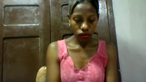 Snapshot of edwige770943 chatting on May 6, 3:46 am edwige770943 online show from May 6, 3:46 am
