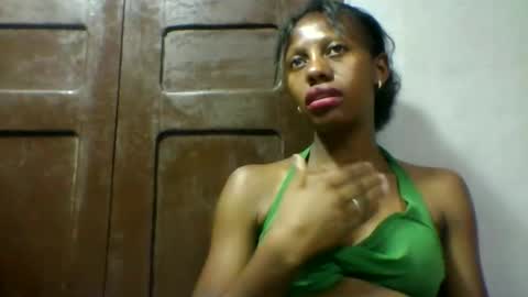 Snapshot of edwige770943 chatting on May 7, 6:35 pm edwige770943 online show from May 7, 6:35 pm