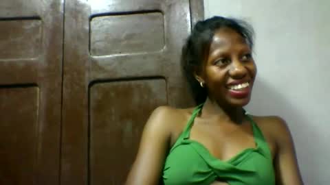 Snapshot of edwige770943 chatting on May 8, 6:46 pm edwige770943 online show from May 8, 6:46 pm