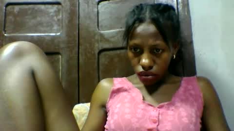 Snapshot of edwige770943 chatting on May 11, 2:45 pm edwige770943 online show from May 11, 2:45 pm