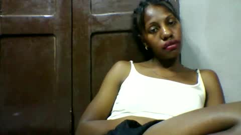 Snapshot of edwige770943 chatting on May 14, 5:53 pm edwige770943 online show from May 14, 5:53 pm
