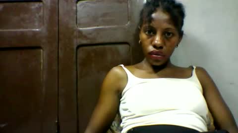 Snapshot of edwige770943 chatting on May 15, 5:58 am edwige770943 online show from May 15, 5:58 am