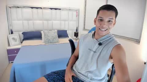 Snapshot of edwin_blaz chatting on October 8, 2:53 am edwin blaz. online show from October 8, 2:53 am