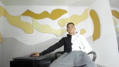 Snapshot of edylucianni chatting on July 10, 3:58 pm EdyLucianni online show from July 10, 3:58 pm