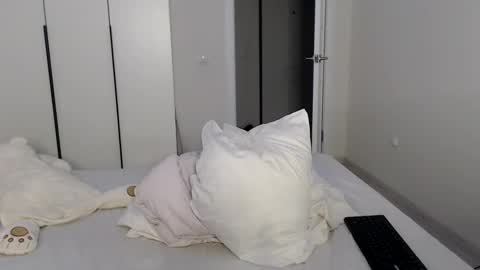 Snapshot of eelena4kiss chatting on February 24, 6:36 pm eelena4kiss online show from February 24, 6:36 pm