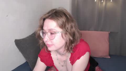 Snapshot of effa__laska chatting on May 2, 8:03 pm effa__laska online show from May 2, 8:03 pm