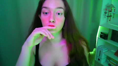 Snapshot of effie_balconii chatting on May 10, 3:17 pm effie_balconii online show from May 10, 3:17 pm