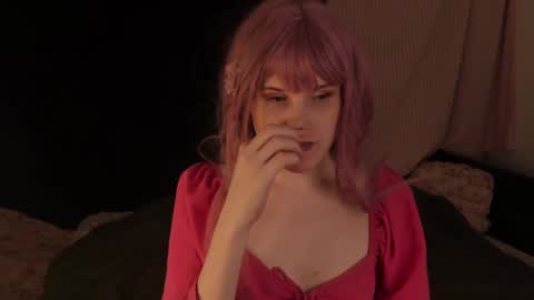 Effie Mur online show from January 3, 3:01 pm