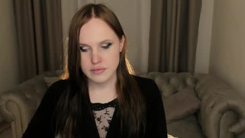 Snapshot of effiemur chatting on April 21, 8:34 pm Effie Mur online show from April 21, 8:34 pm