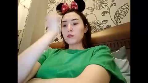 Effy online show from March 27, 1:55 pm