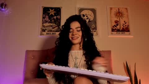 effy online show from April 2, 3:26 am