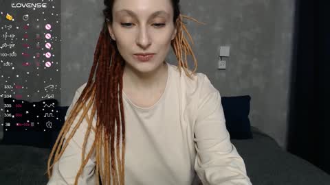 Snapshot of effy_gray chatting on December 2, 5:15 am Anna online show from December 2, 5:15 am