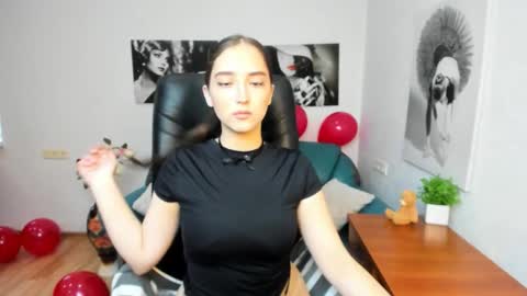 Effy Royse online show from February 16, 6:31 am