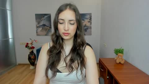 Effy Royse online show from May 22, 5:47 am