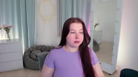 Snapshot of effyrain chatting on April 19, 3:55 pm effyrain online show from April 19, 3:55 pm