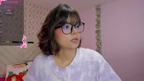  E F F Y  online show from December 4, 7:56 pm