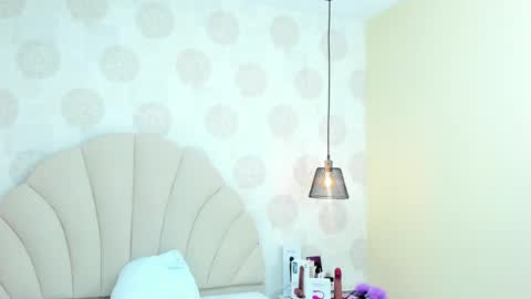  E F F Y  online show from January 3, 10:08 pm