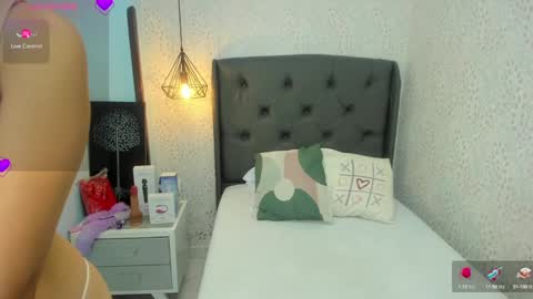  E F F Y  online show from March 5, 7:27 pm