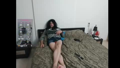 efi_crossou online show from November 9, 2:26 pm