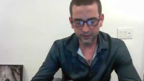 Snapshot of eguevara555500 chatting on April 26, 9:29 am SilverBulture online show from April 26, 9:29 am