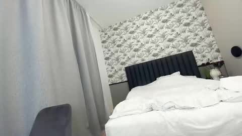 Erik and Alice online show from February 25, 6:25 am