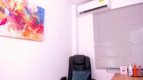 eileenn tanihara online show from February 20, 6:26 am