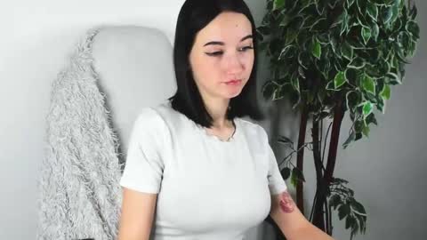 eileenmoores online show from November 1, 4:20 pm