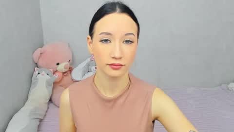 eileenmoores online show from February 11, 7:24 am