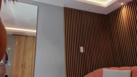 Snapshot of eilin_clio chatting on January 4, 12:38 pm Eilin online show from January 4, 12:38 pm