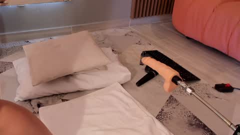 Snapshot of eilin_clio chatting on February 3, 3:27 pm Eilin online show from February 3, 3:27 pm