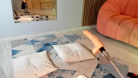 Snapshot of eilin_clio chatting on March 6, 12:10 am Eilin online show from March 6, 12:10 am