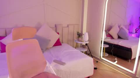 eimmy_bm online show from December 14, 1:27 pm