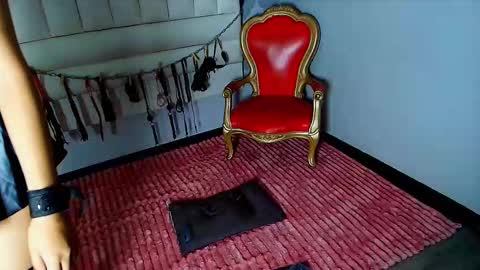 EimmyAdams online show from February 7, 7:50 pm