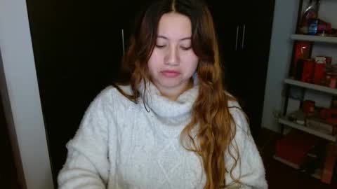 EIMY   MODEL INDEPENDENT online show from December 2, 7:47 am