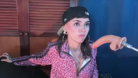 Snapshot of eimy_salome15 chatting on April 27, 7:01 pm eimy_salome15 online show from April 27, 7:01 pm